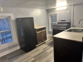 82 Park Ave, Unit 4 in Binghamton, NY - Building Photo - Building Photo