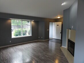 9707 11th Avenue Ct E in Tacoma, WA - Building Photo - Building Photo