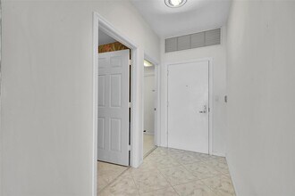 6001 N Ocean Dr, Unit 306 in Hollywood, FL - Building Photo - Building Photo
