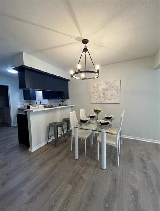 2319 Bernie Ave in Rosenberg, TX - Building Photo