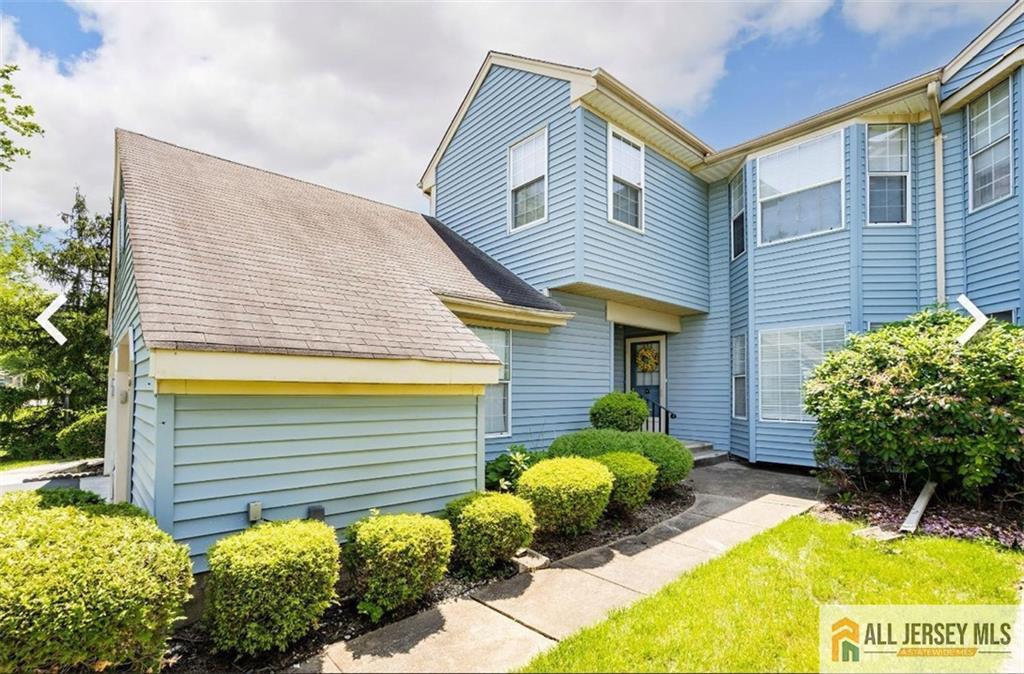 138 Concordia Cir in Monroe Township, NJ - Building Photo
