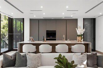 3571 Fair Isle St in Miami, FL - Building Photo - Building Photo