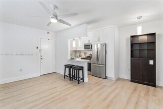 6330 SW 79th St in South Miami, FL - Building Photo - Building Photo