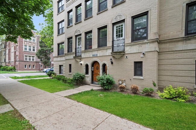 6300 N Rockwell St in Chicago, IL - Building Photo - Building Photo