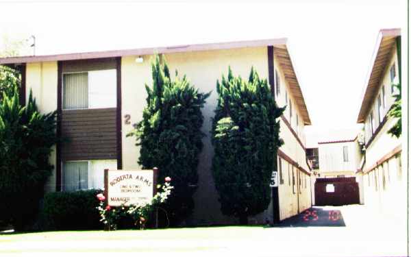 Evergreen Apartments in Fullerton, CA - Building Photo - Building Photo