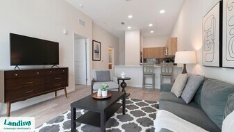 5256 International Dr, Unit 153 in Orlando, FL - Building Photo