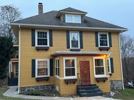 22 Wakefield St, Unit 2 in Worcester, MA - Building Photo