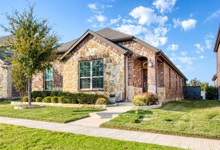 1409 Green Leaf Dr in Krugerville, TX - Building Photo - Building Photo