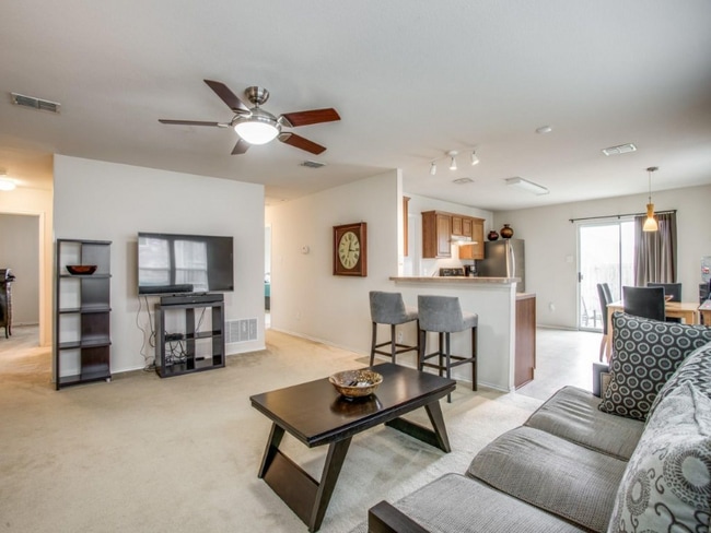 1618 Duet Dr in Dallas, TX - Building Photo - Building Photo