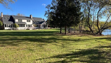 1161 Gavin Ct in Lake Forest, IL - Building Photo - Building Photo