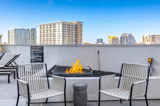 Whitney Uptown in Dallas, TX - Foto de edificio - Building Photo