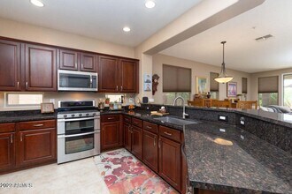 7159 W Desert Mirage Dr in Peoria, AZ - Foto de edificio - Building Photo