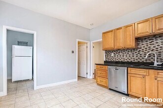 28 Moreland St, Unit 1 in Somerville, MA - Building Photo - Building Photo