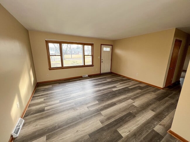 4528 Plumbrook Dr in Canfield, OH - Building Photo - Building Photo