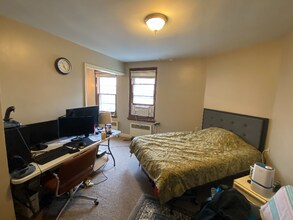 340 Ellis Ave in Iowa City, IA - Foto de edificio - Building Photo