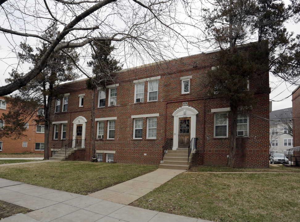 Delwin Apartments in Washington, DC - Building Photo