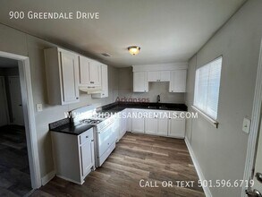 900 Greendale Dr in North Little Rock, AR - Building Photo - Building Photo