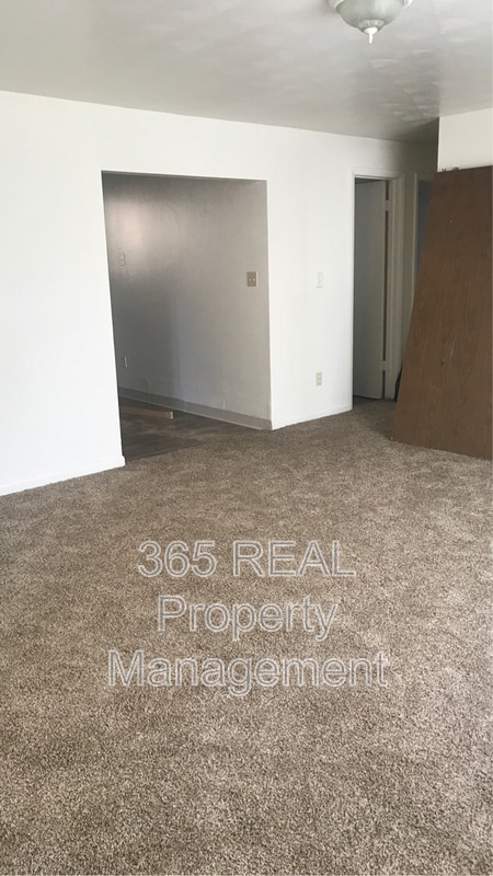 1231 Pleasant Acres Dr in Evans, CO - Building Photo - Building Photo