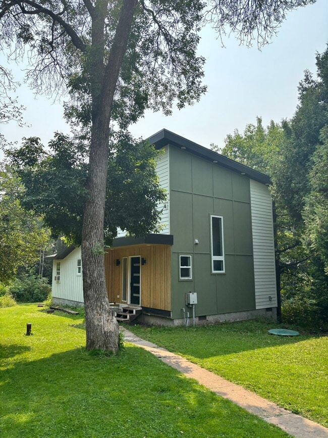 property at 5356 Greenwood Rd