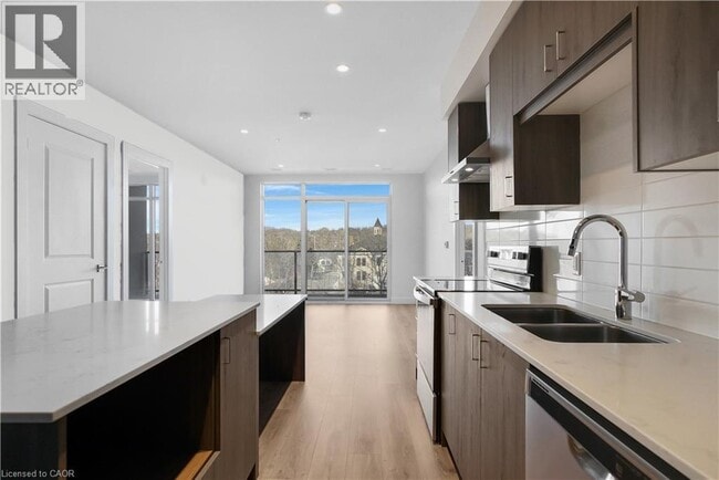 property at 15 Glebe St
