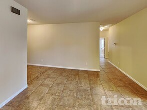 8405 Weeping Cherry Ln in Fort Worth, TX - Foto de edificio - Building Photo