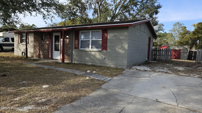 9495 Purdy St in Spring Hill, FL - Building Photo - Building Photo