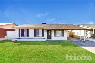 7475 W Beryl Ave in Peoria, AZ - Building Photo