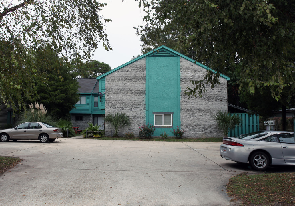 The Colony at 37th in Myrtle Beach, SC - Building Photo