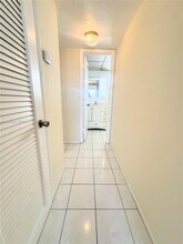 8200 Sunrise Lakes Blvd in Sunrise, FL - Building Photo - Building Photo