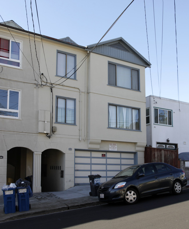 254 Abbot Ave in Daly City, CA - Building Photo - Building Photo