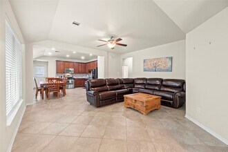 8147 Aleppo Pine Ln in Cypress, TX - Foto de edificio - Building Photo