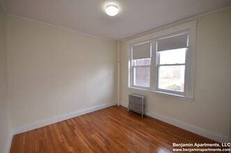 1782 Commonwealth Ave, Unit 10 in Boston, MA - Building Photo - Building Photo