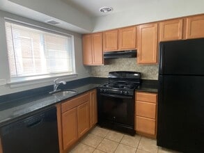 1822 Monroe St, Unit 1E in Evanston, IL - Foto de edificio - Building Photo