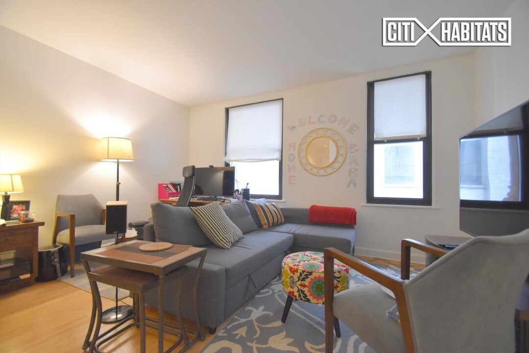 56 Pine St-Unit -10F in New York, NY - Building Photo