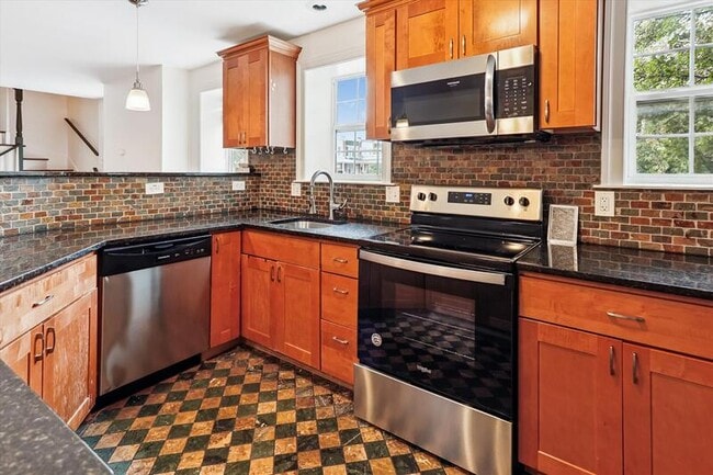 345 E 28th St in Baltimore, MD - Building Photo - Building Photo