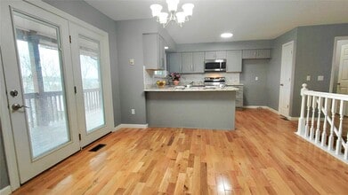 331 Carriage Trail Ct in O'Fallon, MO - Building Photo - Building Photo