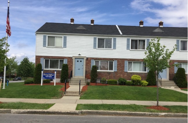 Oxford Village Townhomes in Amherst, NY - Foto de edificio - Building Photo