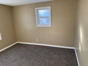 63 Zuma St in Waterloo, IA - Building Photo - Building Photo