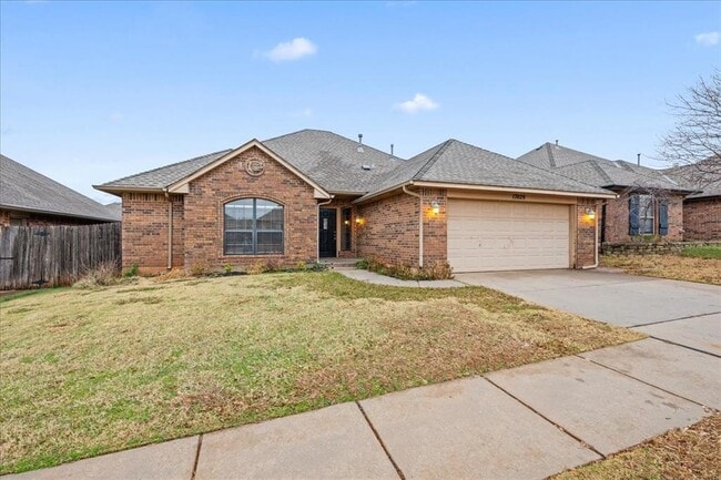 17029 Woodvine Dr in Edmond, OK - Building Photo - Building Photo