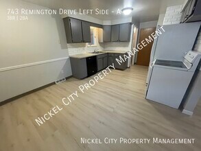 743 Remington Dr in North Tonawanda, NY - Building Photo - Building Photo