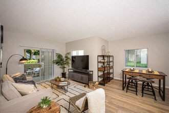 El Paseo in Tustin, CA - Building Photo - Building Photo