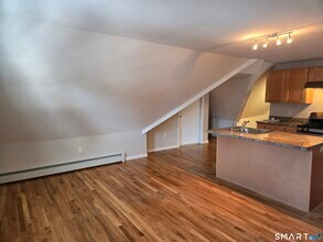 674 Main St in Branford, CT - Building Photo - Building Photo