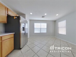 10610 E Baywood Ave in Mesa, AZ - Building Photo - Building Photo