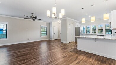 1023 NE Hts Ln in Bentonville, AR - Building Photo - Building Photo