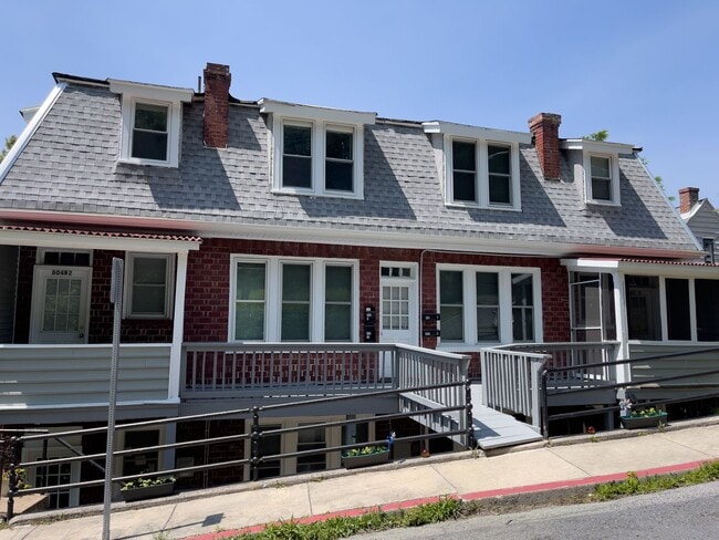 802-804 Gephart Dr in Cumberland, MD - Building Photo - Building Photo