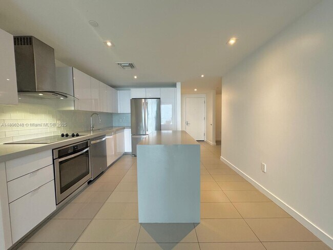 1600 NE 1st Ave, Unit 2514 in Miami, FL - Building Photo - Building Photo