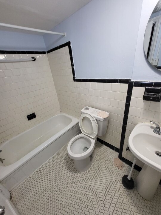 2531 Mosher St in Baltimore, MD - Building Photo