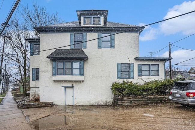 940 W Lovell St in Kalamazoo, MI - Building Photo - Building Photo