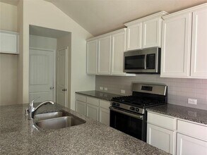 2170 Alamandine Ave in Aubrey, TX - Building Photo - Building Photo