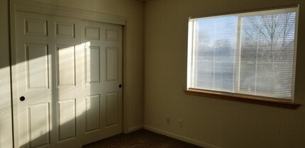 472-285 Johnstonville Rd in Susanville, CA - Foto de edificio - Building Photo